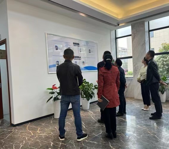 ?熱烈歡迎雨花經(jīng)開區(qū)領(lǐng)導(dǎo)一行來訪紐帕科技!